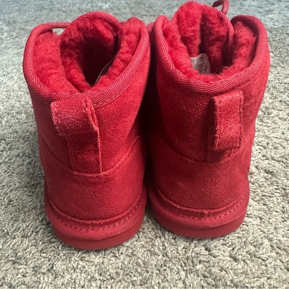 Ugg Neumel Chukka Boots in Samba Red W 8 M 6 short suede comfort unique colorful